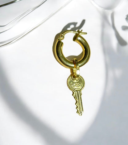 18k Gold Key Charm